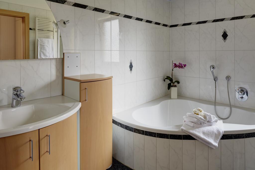 Residence Ladurn Tirol Pokoj fotografie